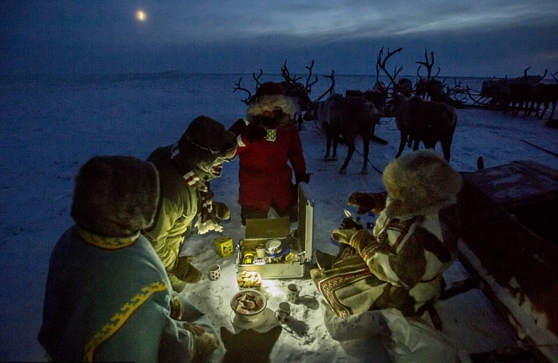Jiejie是对的，Wei是错的！Theshy表情痛苦，宁王狠批丹尼教练：想给他吐口水