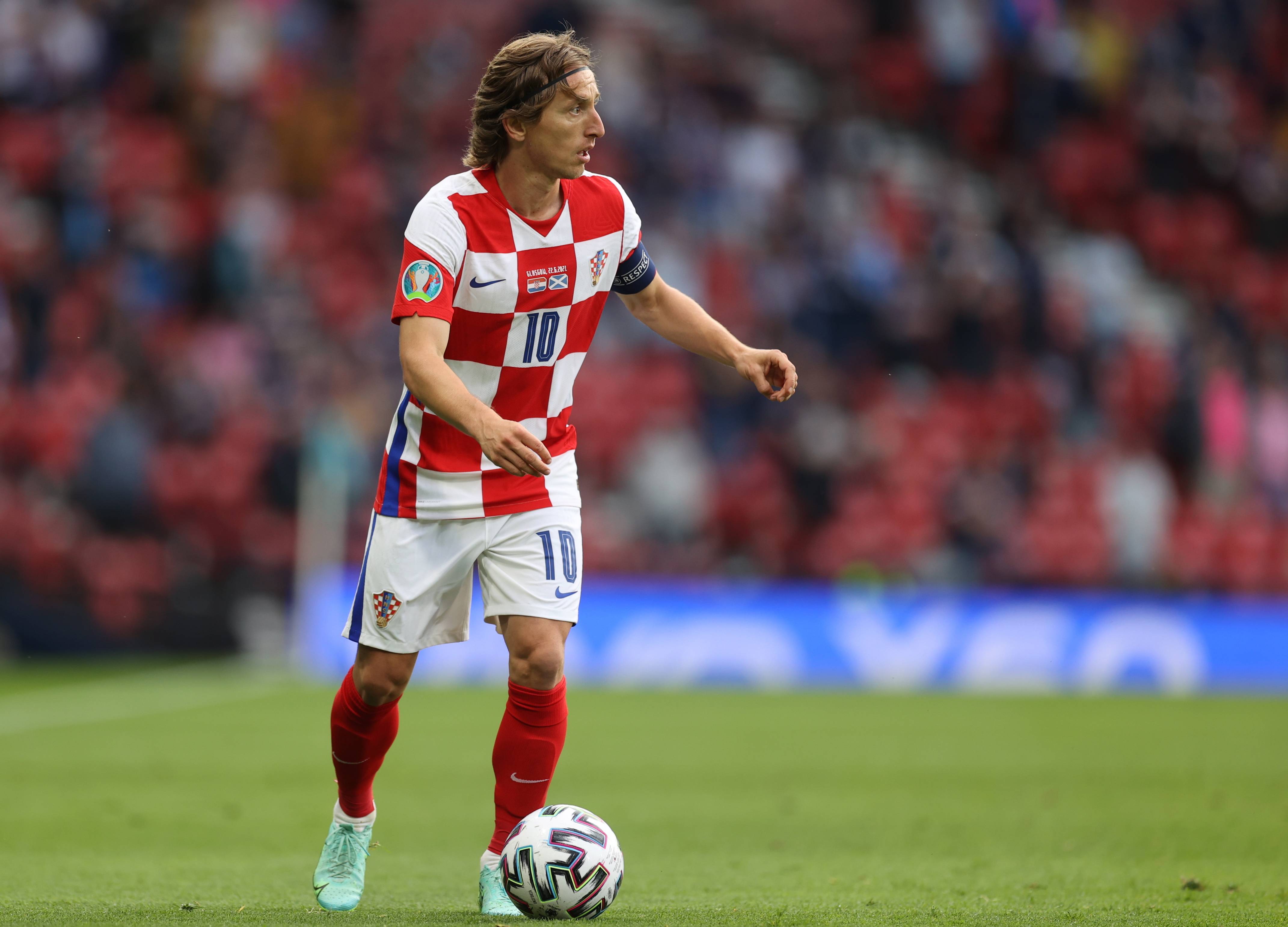 游泳比赛赛程与成绩汇总 重点项目表现突出