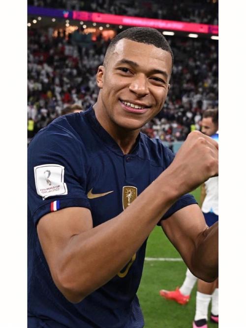 LPL演播厅更换场地，太久没拿冠军，为省钱只能换更便宜的场馆