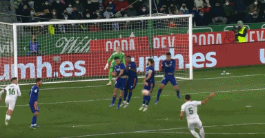 《FF7永恒危机》蒂法新皮肤视频欣赏 这身材简直了！